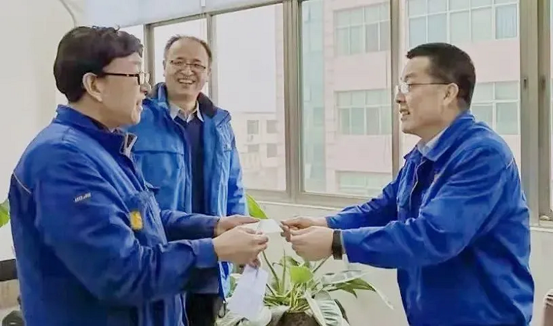 ag真人注册平台机床集团向导班子走访慰问难题职工 -  ag真人注册平台