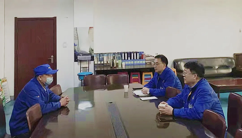 ag真人注册平台机床集团向导班子走访慰问难题职工 -  ag真人注册平台